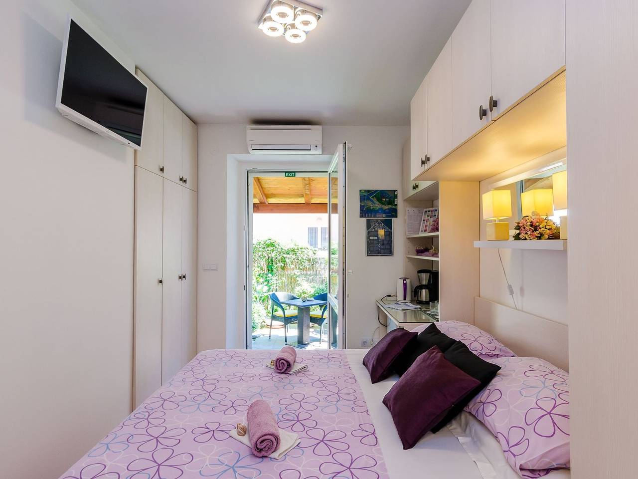 Entire apartment, Apartments and Room Frane - Double Room in Dubrovnik, Grad Dubrovnik