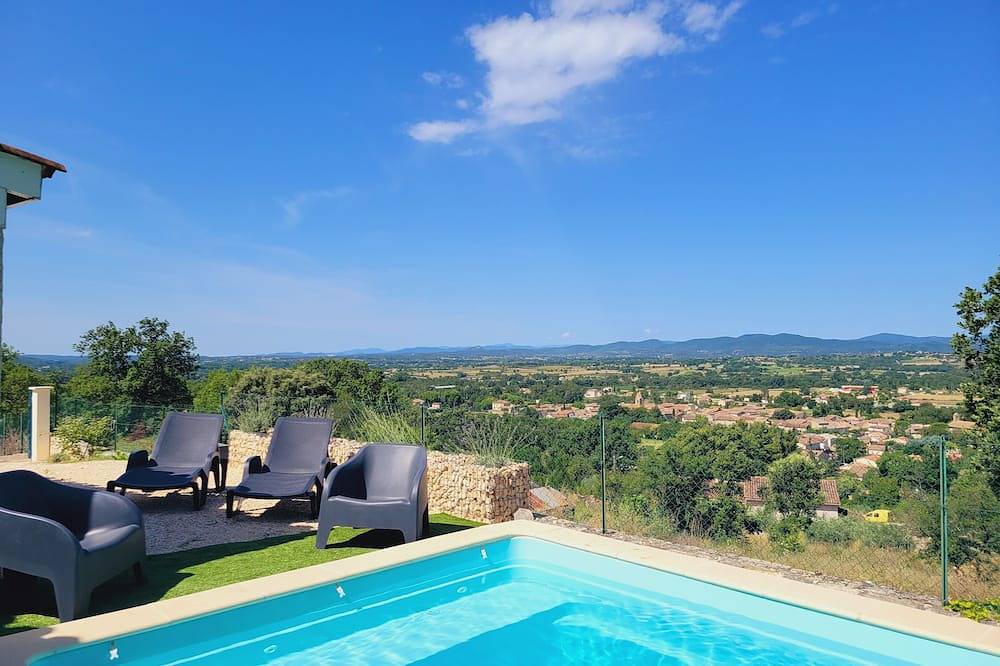 Quiet villa with view, air conditioning and swimming pool. Near Vallon. Gard/Ardeche. in Saint-Jean-de-Maruéjols-et-Avéjan, Alès und Umgebung