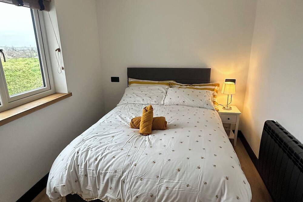 Modern accommodation with scenic views of Llansteffan. in Carmarthenshire