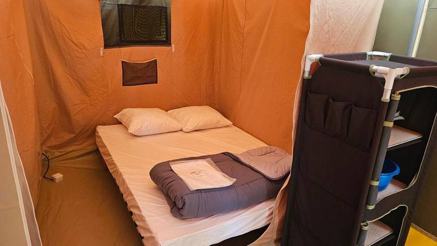Location de vacances pour 5 personnes, avec terrasse ainsi que jardin et piscine dans Golf Saint-Laurent - 4