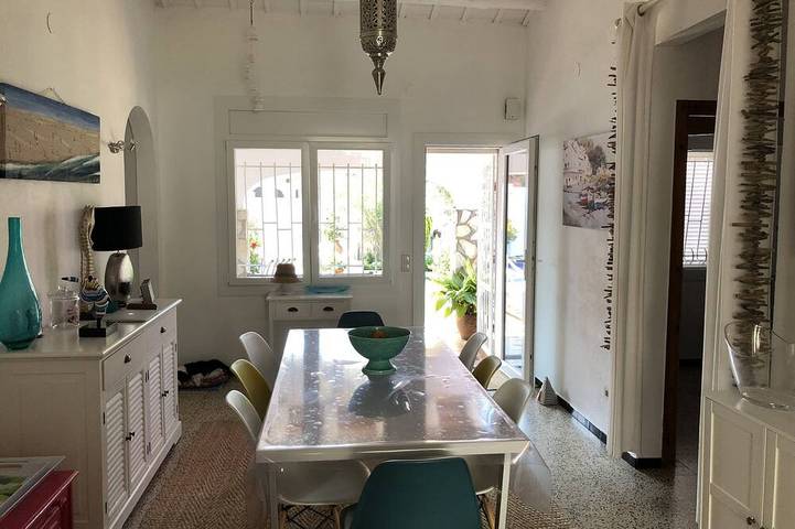 Detached house with private garden and swimming pool; air conditioning wifi internet in l'Escala, Oberampurien