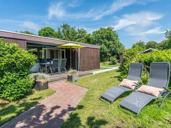 Ferienhaus für 4 Personen, mit Terrasse und Garten in Renesse