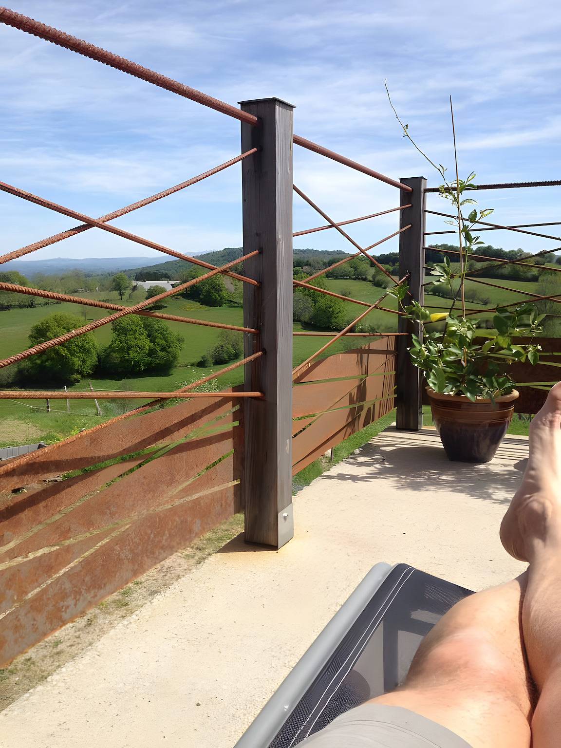 Maison de vacances 'La Monssendie' avec vue sur les montagnes, terrasse privée et Wi-Fi in Le Monteil, Parc naturel régional des Volcans d'Auvergne