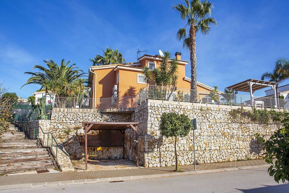 Preciosa casa de vacaciones privada con Wifi, piscina privada, A/C, Tv, patio y aparcamiento in Gata de Gorgos, Costa Blanca