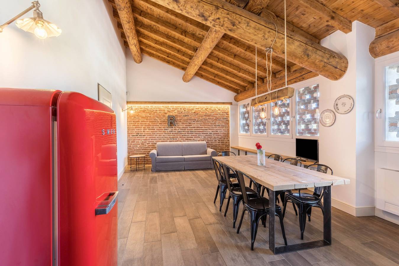 Ganze Wohnung, Große Ferienwohnung "Rovere" mit Wlan, Gemeinschaftsgarten und Pool in Rivoltella del Garda, Desenzano del Garda