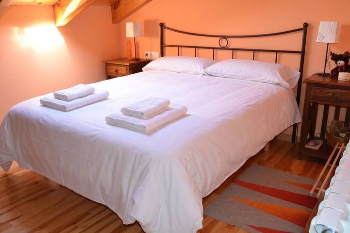 Entire apartment, Duplex 4 rooms Terrace, Fireplace, Wi-Fi, Dryer and 8 Pax in La Masella, Alp