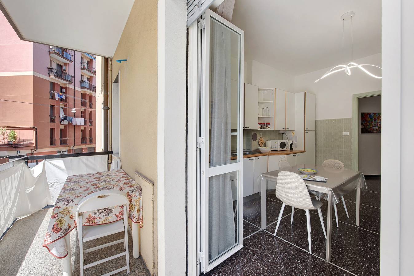 Appartamento intero, Appartamento 'Soleluna' con balcone e Wi-Fi in Arenzano, Riviera di Ponente