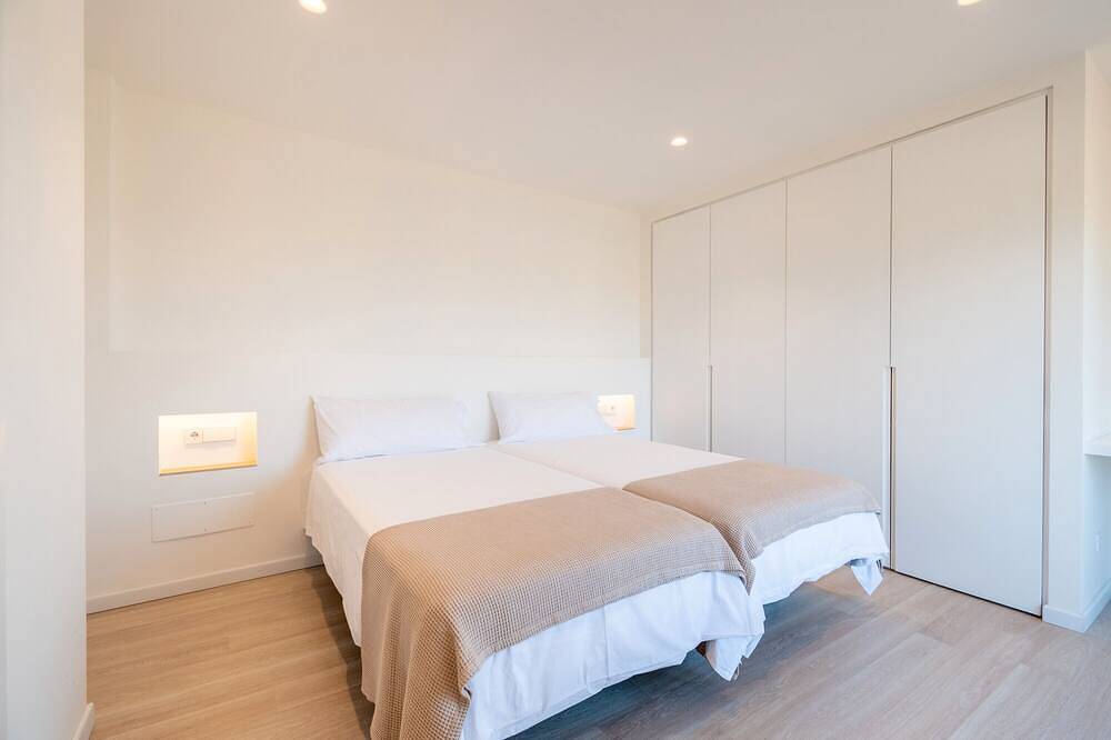 Entire apartment, Apartment 'Las Palmeras 3' with Shared Pool, Wi-Fi and Air Conditioning in Cala Millor, Son Servera