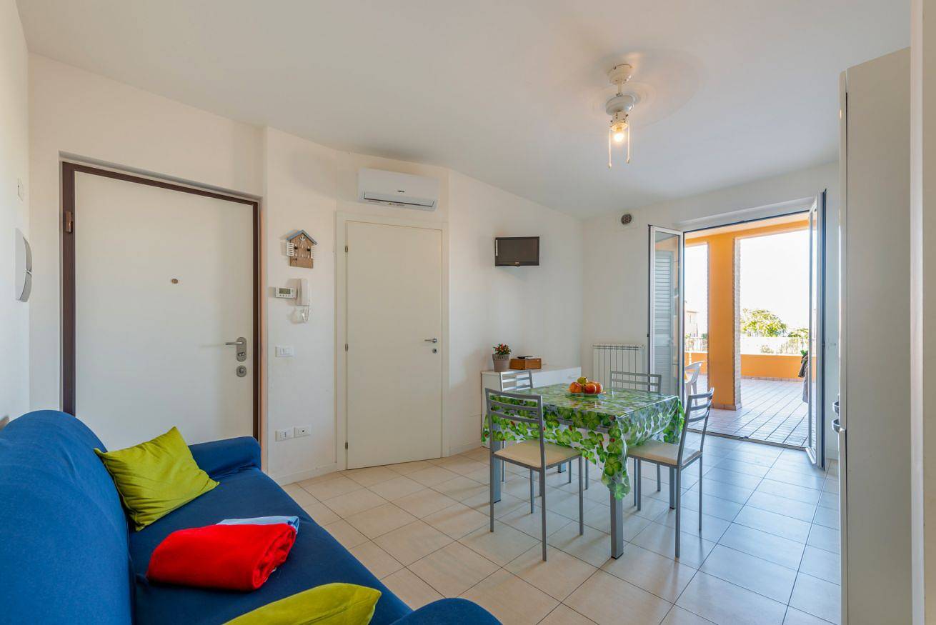 Apartamento entero, New! Apt 5 min from the sea with Terrace & Parking in Marotta, Valle del Metauro