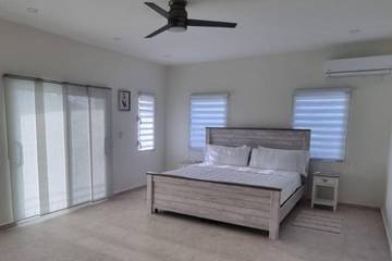 Vacation Rental for 8 Guests in Sint Maarten, Saint Martin, Picture 3