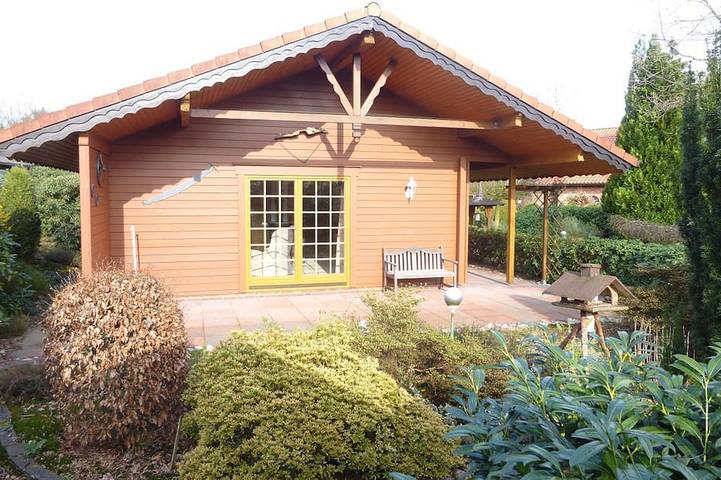 Ferienhaus für 3 Personen, mit Terrasse und Garten in Wiefelstede