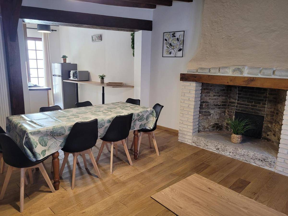 Three-Bedroom House in Forges-les-Eaux, Région de Dieppe