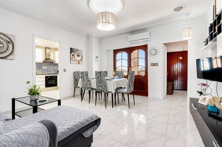 Entire apartment, 'The Triplets' Apartment with Mountain Views, Wi-Fi and Air Conditioning in Agres, Alicante Inland