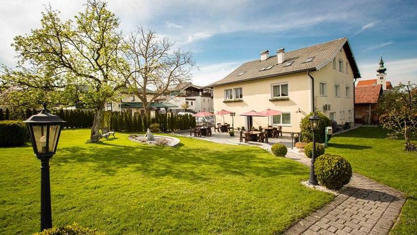 Vakantiewoning voor 2 personen, met tuin en balkon aan de Attersee (meer)