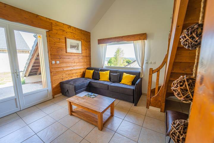 Gîte pour 8 personnes, avec terrasse à Aumont-Aubrac - 2