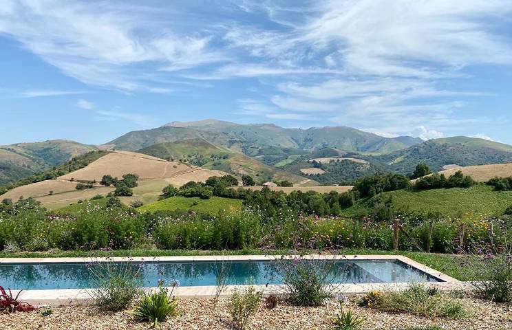 Gîte pour 6 personnes, avec jardin ainsi que piscine et terrasse à Itxassou - 2