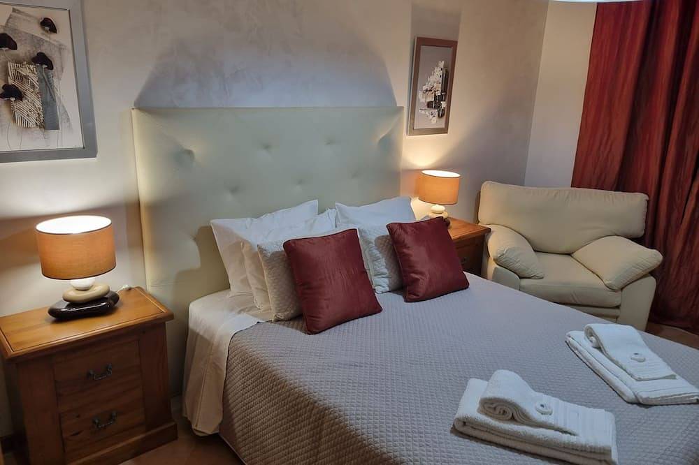 Praia Da Falésia Moradia V3 200 M Praia, Piscina, Jardim, Lareira Barbecue in Praia da Falésia, Albufeira