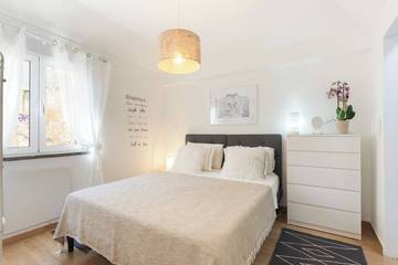 Vacation Rental for 4 Guests in Cascais, Costa Azul, Picture 1