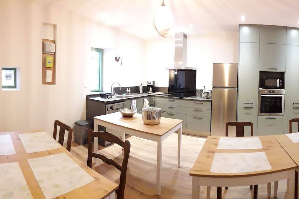 Gite La Mater, 3 étoiles, calme et confort, pour famille, amis, pros, stage in Aubiat, Puy-de-Dôme