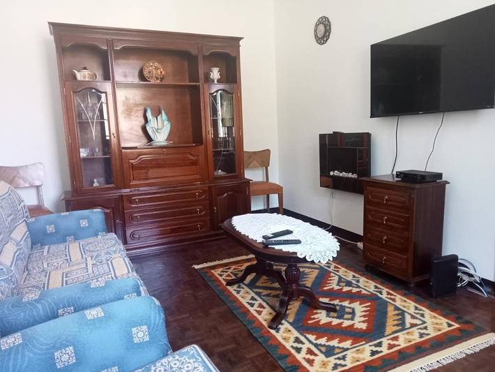 Gîte pour 6 personnes, avec terrasse et vue dans Faja do Penedo