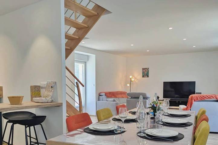 Gîte pour 6 personnes, avec Jacuzzi ainsi que Terrasse et Jardin