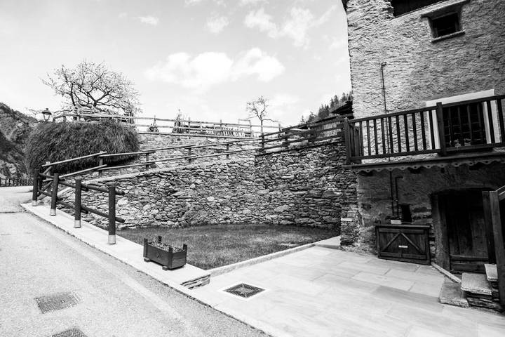 Casa vacanza per 4 persone, con panorama e giardino in Valle d'Aosta