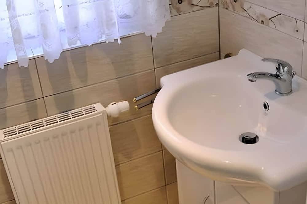 Ganze Wohnung, Apartment \"La Vida\" für 3 Personen, 60 m² mit Gemeinschaftsgarten, Wlan und Klimaanlage in Dahlwitz-Hoppegarten, Hoppegarten