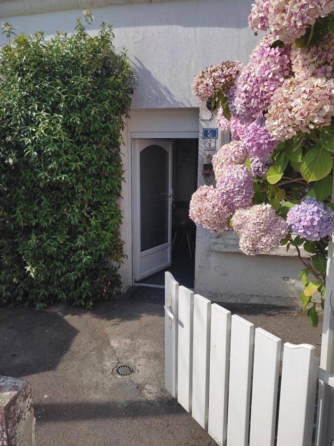 Three-Bedroom House in Chapelle de Saint-Cado, Belz