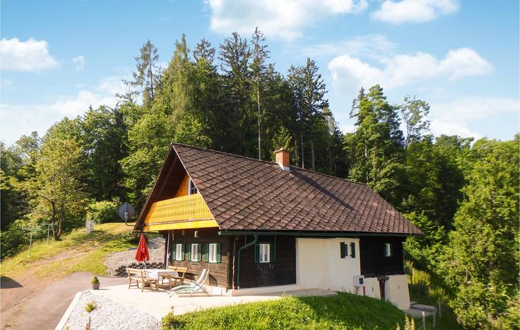 Gemütliche Wohnung mit Terrasse, Küche und Kamin – Parkplatz inklusive in Eibiswald, Steirerland