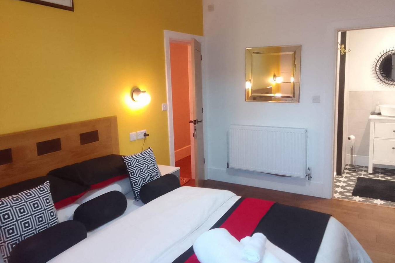 2 Bedroom Bungalo - Free Parking, Wifi & Garden in Wolverhampton, Région de Birmingham