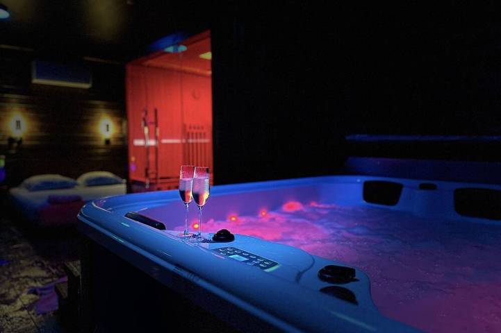 Appartement de vacances pour 2 personnes, avec jacuzzi ainsi que jardin et sauna à Perpignan