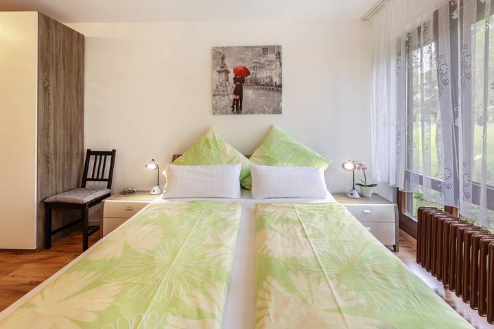 Ganze Wohnung, 'Ferienwohnung Fetscher 1' in Seenähe mit Gemeinschaftspool und Wlan in Reichenau, Untersee