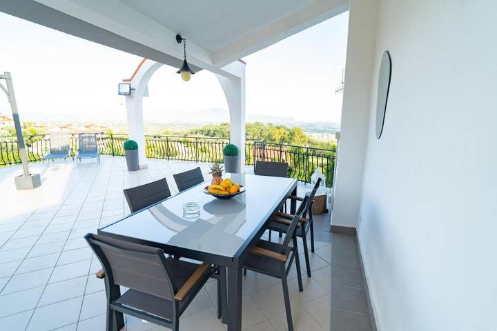 Villa per 13 persone, con giardino e panorama, con animali domestici - 1