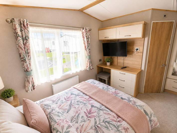 Cala Gran 3-Bed Caravan, Sleeps 8 w/ Wrap Decking in Thornton-Cleveleys, Lancashire