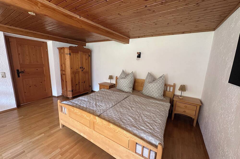 Ganze Wohnung, Ferienwohnung 97qm für 4 Personen mit Terrasse in Flintsbach am Inn, Bayerische Alpen