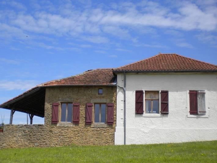 Chambre d’hôte pour 2 personnes, avec Terrasse ainsi que Jardin et Vue dans Aurensan