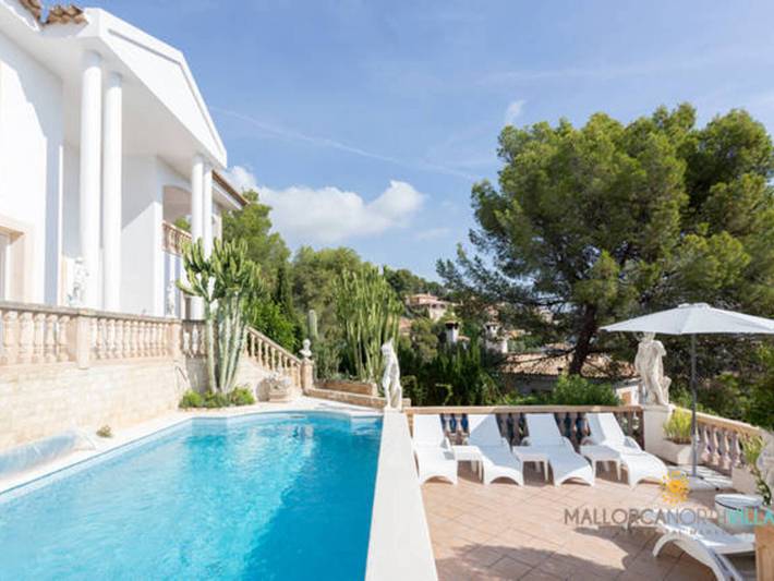 Ferienhaus für 10 Personen, mit Balkon und Whirlpool sowie Terrasse und Garten in Bendinat