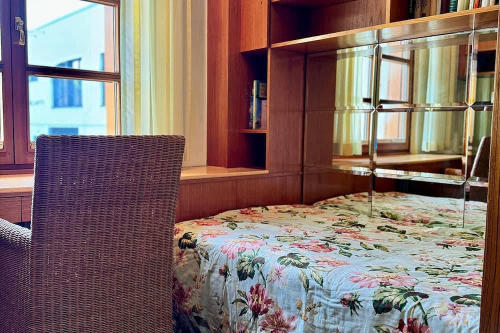 House with pool in the heart of Bochum in Bochum, Ruhr