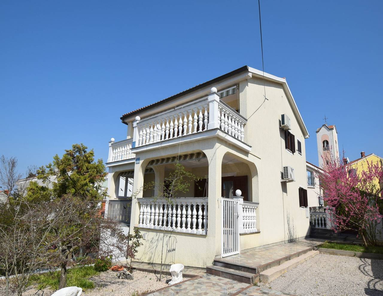 Entire apartment, Two bedroom apartment with terrace Malinska, Krk A-20417-b in Milcetici, Krk