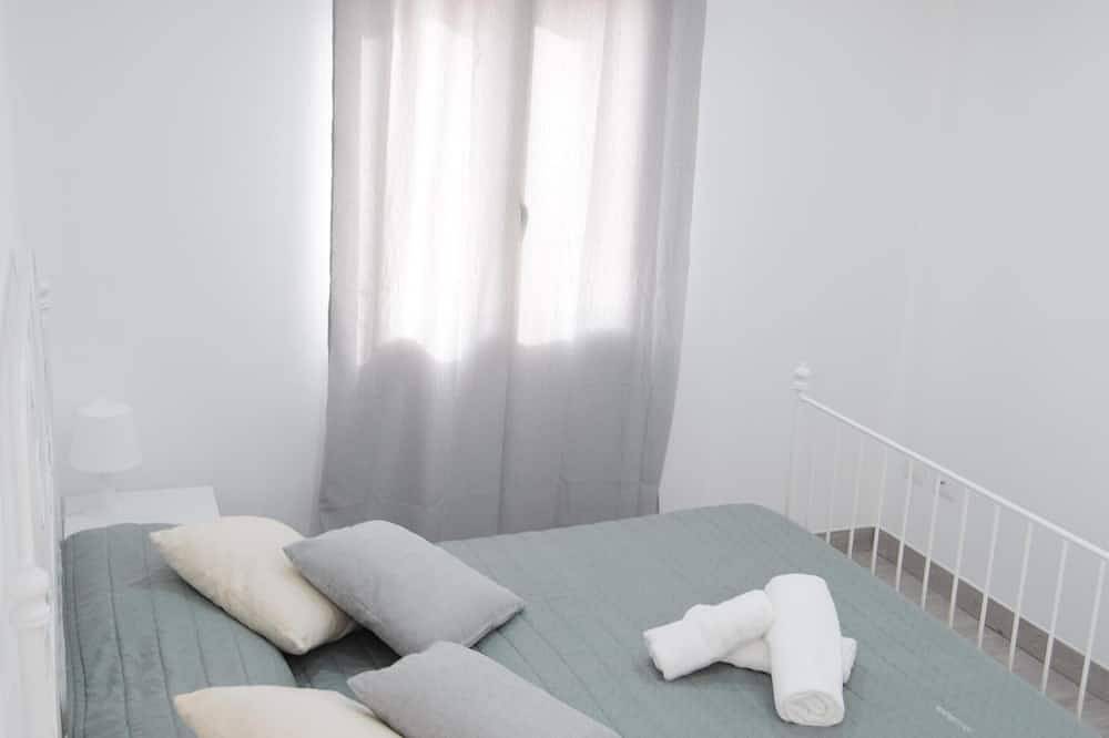 Comfortable apartment near the sea with terrace near Palermo, Sicily in Terrasini, Palermo Province