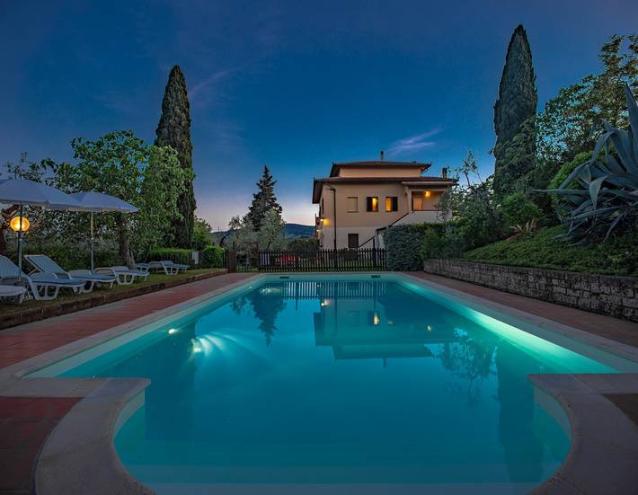 Villa for 10 people, with Garden in San Gimignano