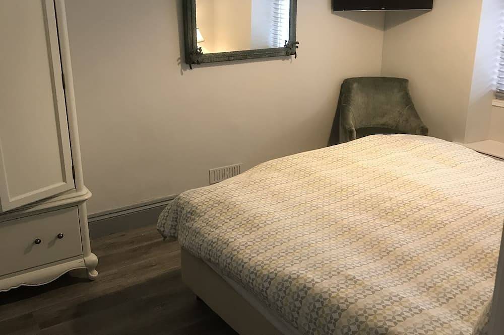 Grade Ii listed cottage in the heart of Bovey Tracey with parking & garden in Bovey Tracey, Dartmoor