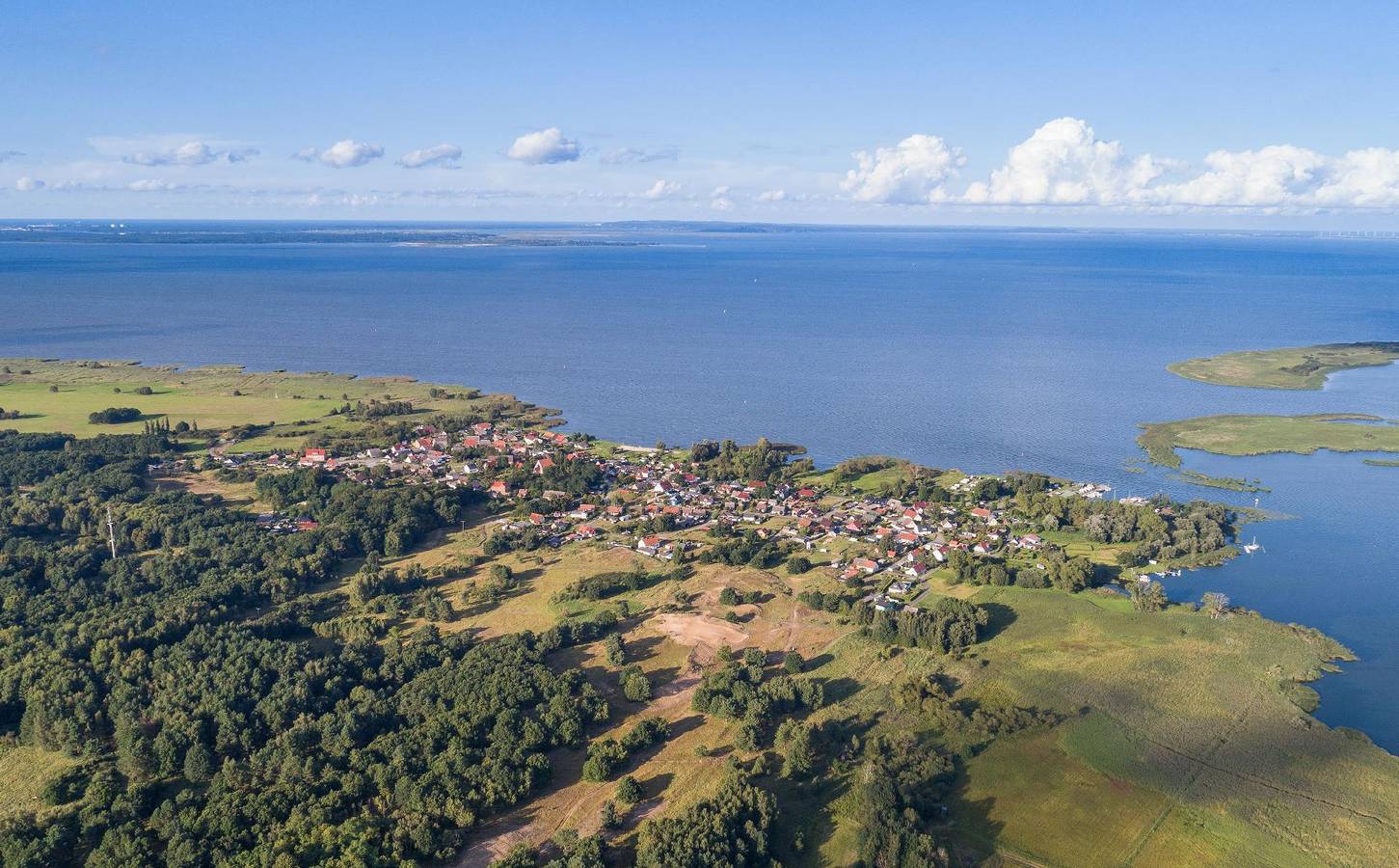 Barrierefreies Ferienhaus in Altwarp mit Sauna, Kamin und Wasserblick in Altwarp, Stettiner Haff