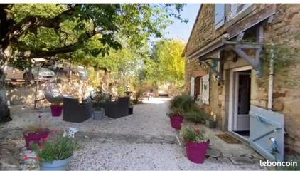 Gîte pour 23 personnes, avec jardin à Saint-André-le-Désert