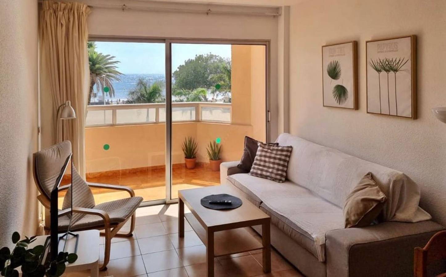 Apartamento entero, Durazno Sur 103 cerca de la playa con balcón y Wi-Fi in Playa el Médano, Granadilla de Abona