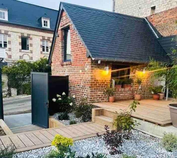 Location de vacances pour 2 personnes, avec Terrasse ainsi que Jardin et Vue à Jumièges