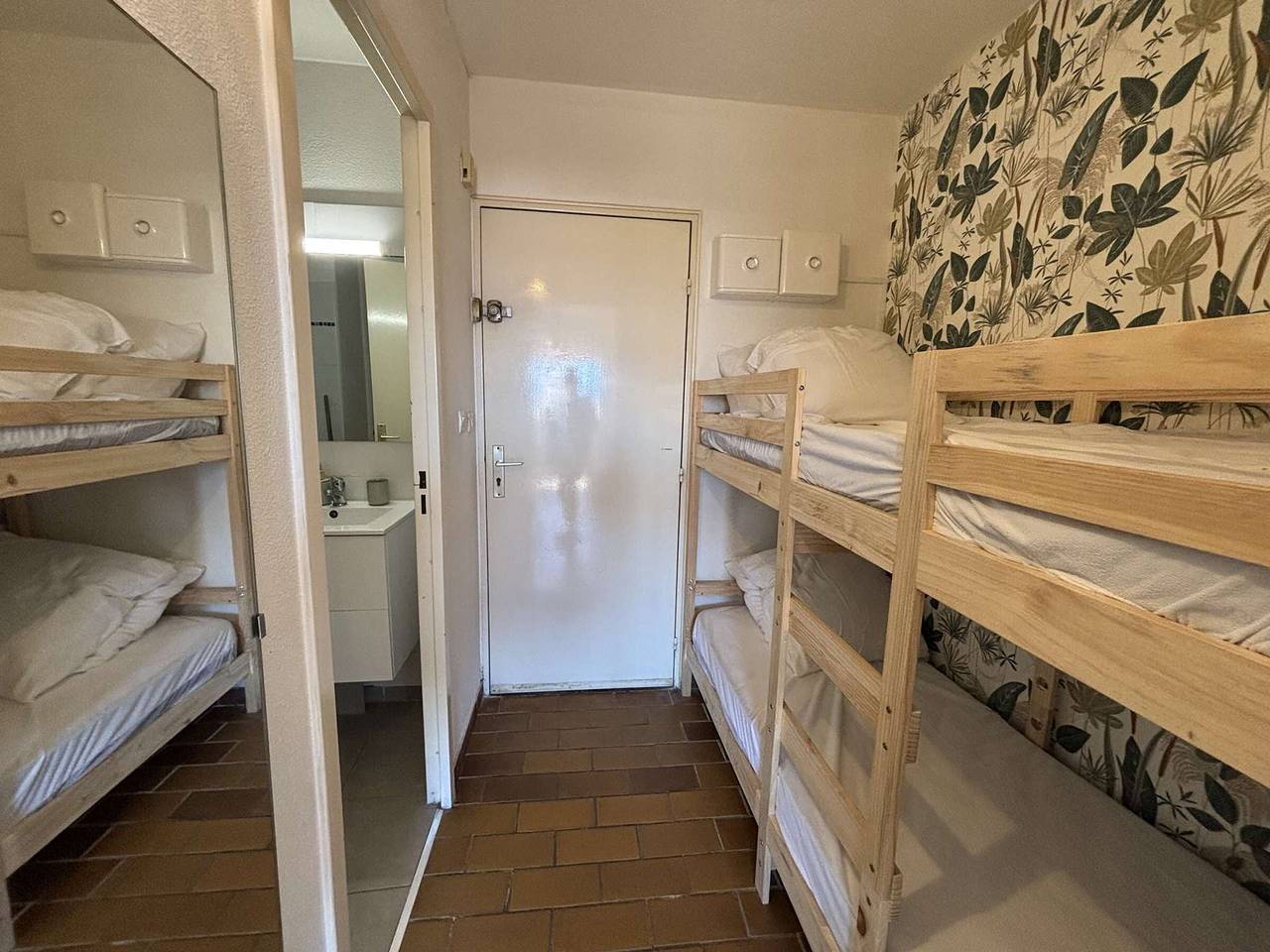 Appartement entier, Studio cabine climatisé, aperçu mer - 4 pers. in Saint-Cyr-sur-Mer, Côte méditerranéenne (France)