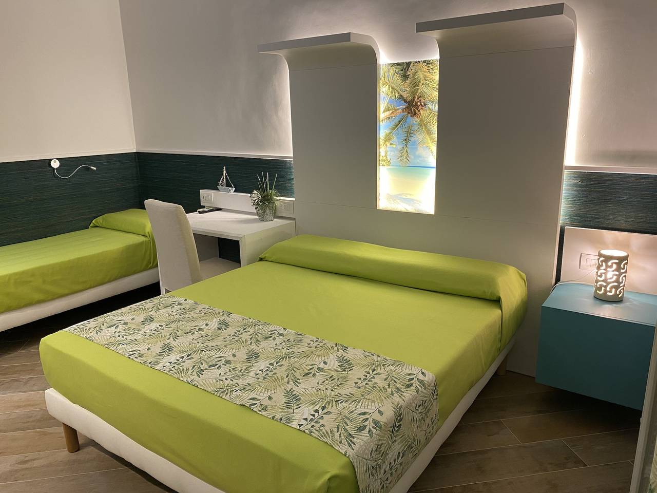Camera tripla in B&b a due passi dal mare in Giovinazzo, Provincia di Bari