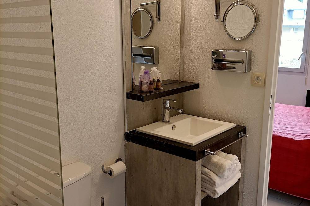 Entire apartment, Studio Dans Résidence Avec Piscine C56 in Salies-de-Béarn, Béarn