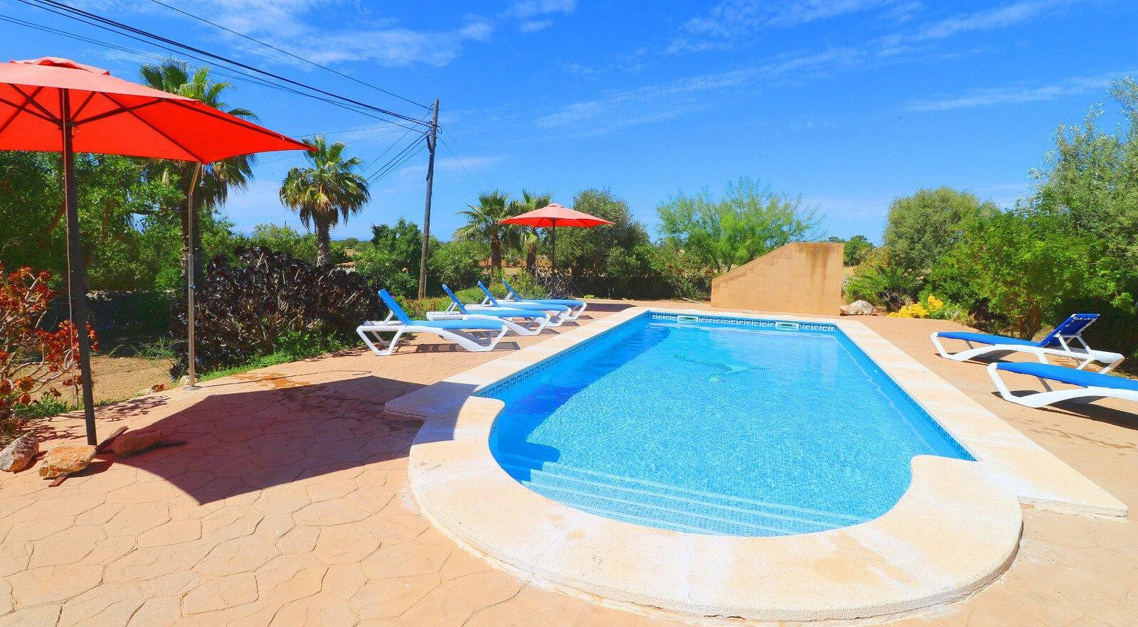 Finca "Can Cova" avec piscine privée et Wi-Fi in Es Llombards, Santanyí